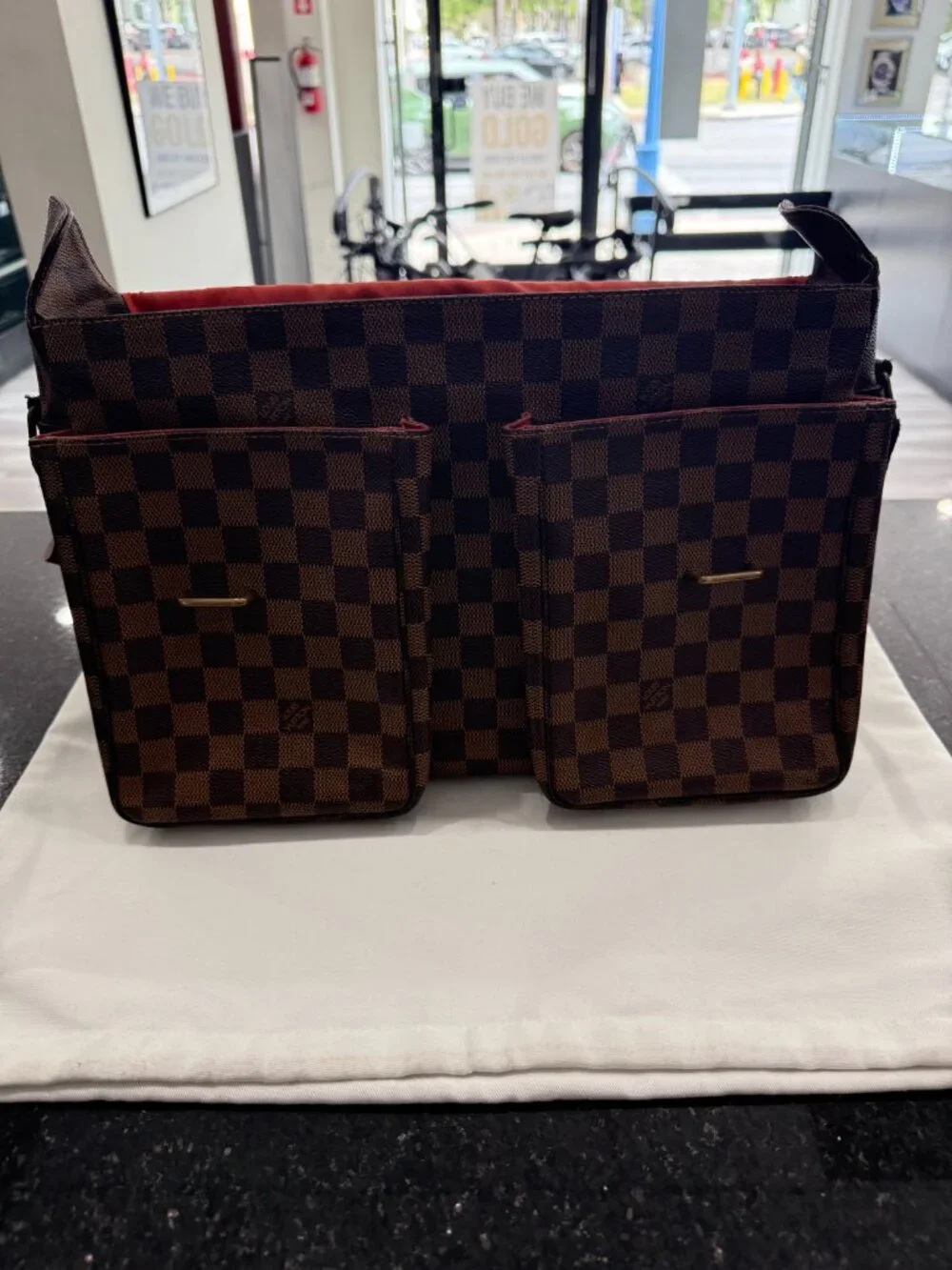 Share Louis Vuitton Damier Ebene Broadway Messenger Bag